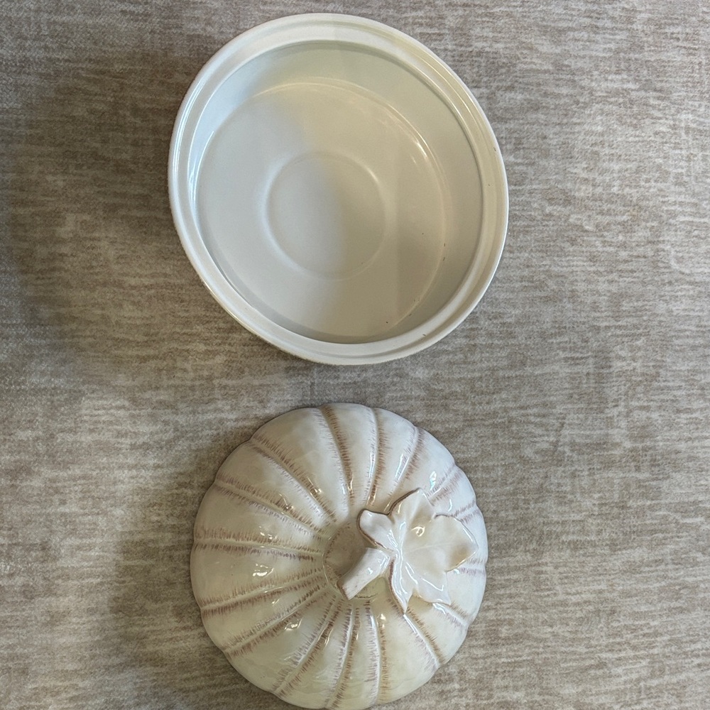 Mikasa Cream Glazed Ceramic Serving Plate